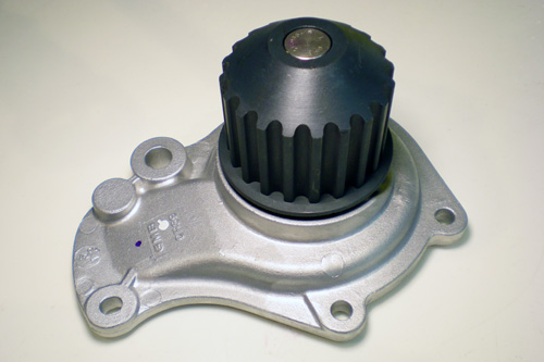 Помпа Chrysler Sebring/Stratus/Voyager 2.4i 95> - GMB/GWCR39A